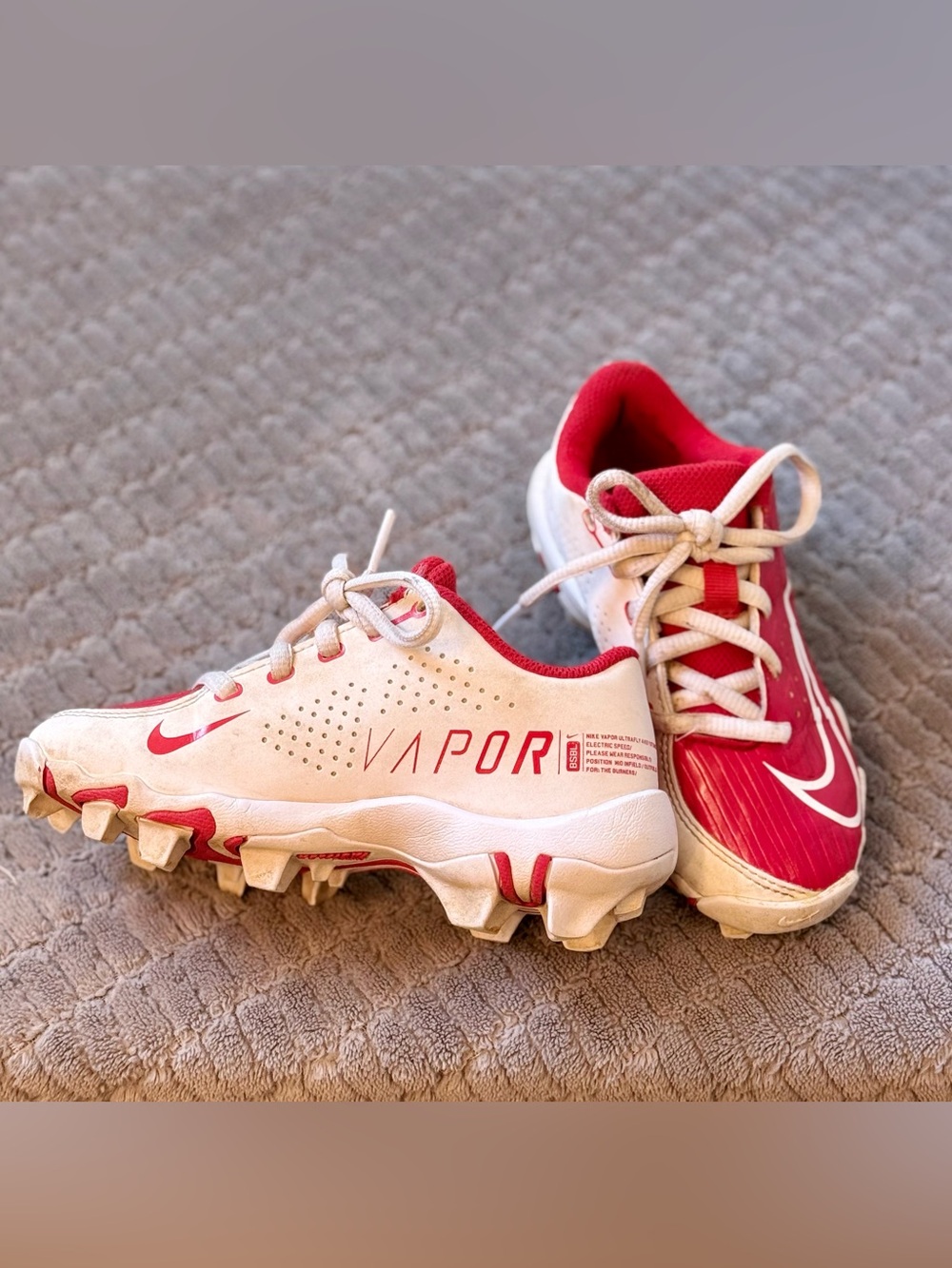 Nike Kids Vapor baseball cleats in White and Red